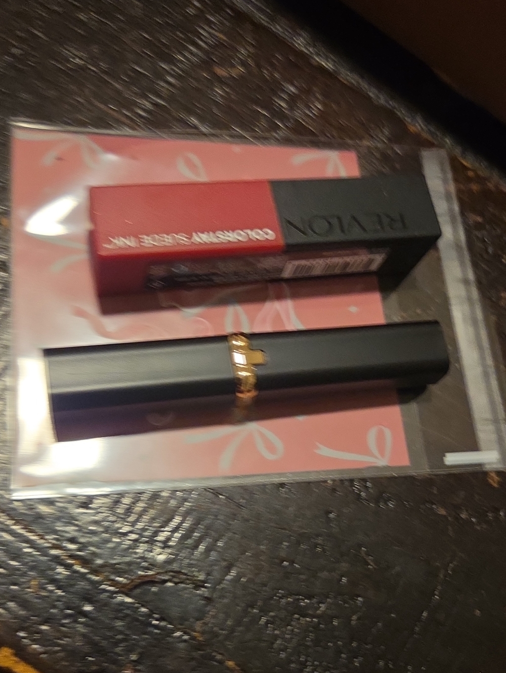 Duo Revlon ColorStay Suede Ink & LOREAL Color Riche le Rosewood Ambition